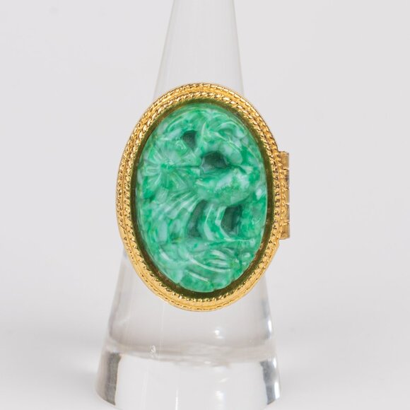 AVON VINTAGE 1970 CARVED FAUX JADE LUCITE POISON RING sz 6 - Picture 1 of 10